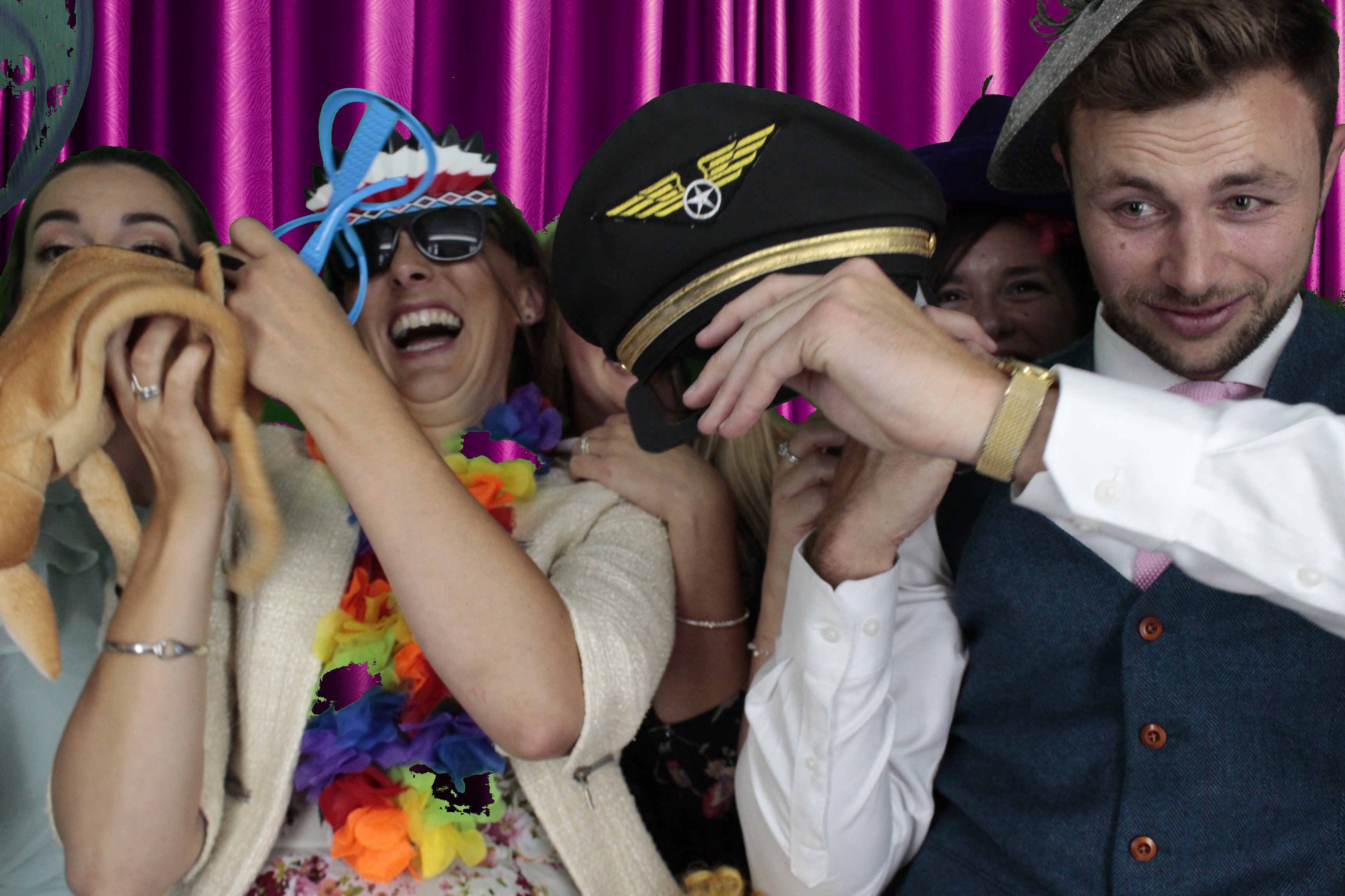 Mr & Mrs Bowles | View more photos from the event at gallery.myphotoboothexperience.co.uk/u/MyPhotoBoothExperienceLtd/Mr-Mrs-Bowles